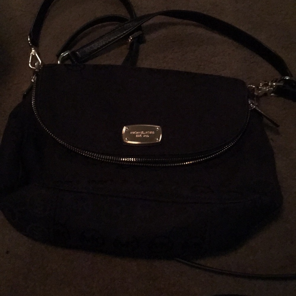 Black Michael kors crossbody - Picture 2 of 3